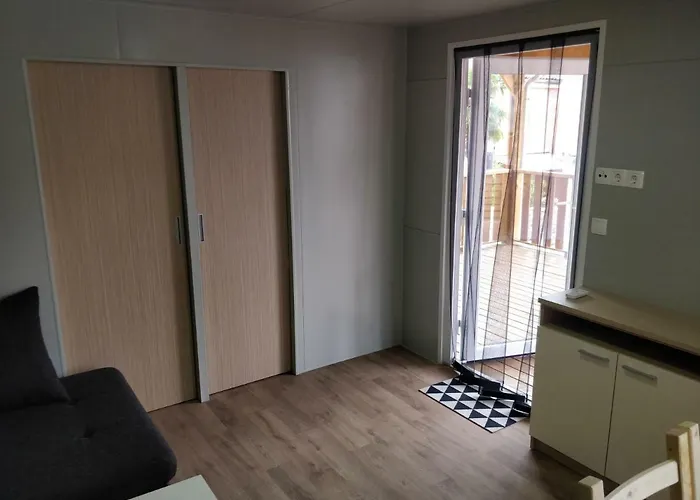 בית נופש Mobile Homes Krko *